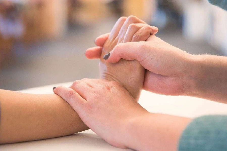 تاثیر فیزیوتراپی پس از باز شدن گچ دست