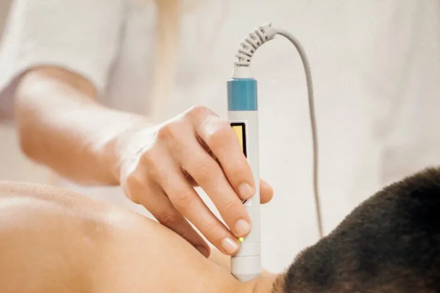 تفاوت لیزر کم توان با پرتوان از نظر قیمت