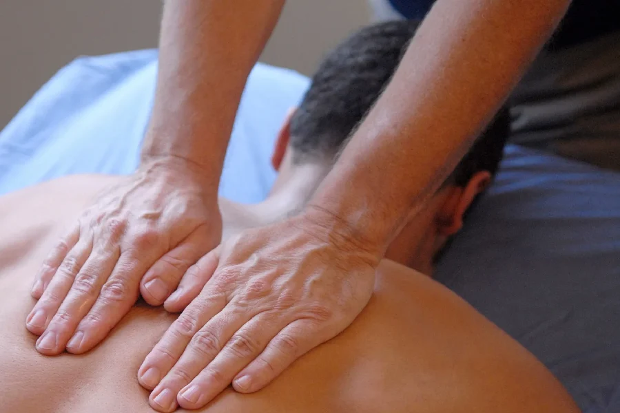 بررسی ماساژ درمانی