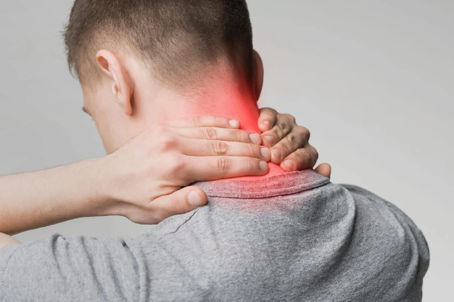 تفاوت دیسک گردن با آرتروز گردن از نظر علائم چیست